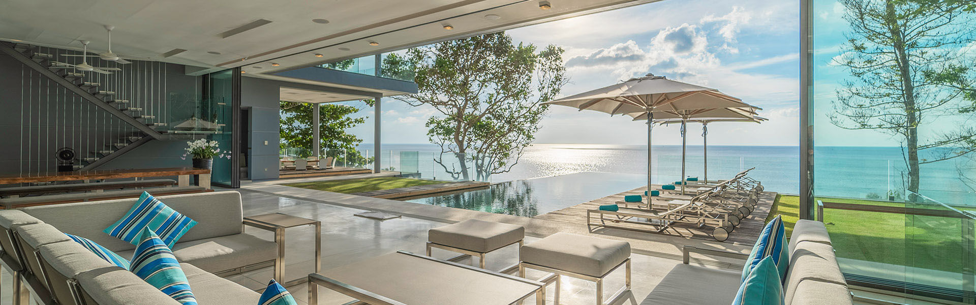 Villa Amanzi Kamala - Living area with exquisite scenery